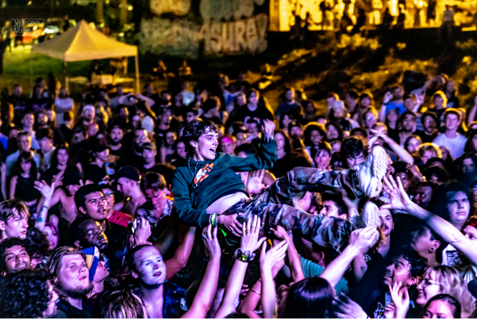 Crowd at previous market in Piedmont Park