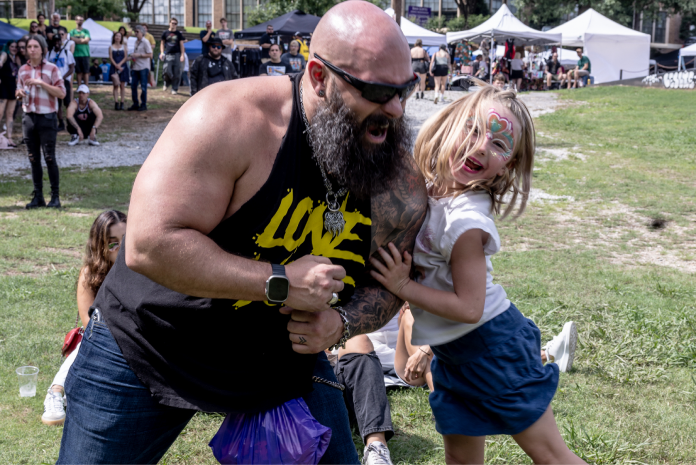 Crowd at previous market in Piedmont Park