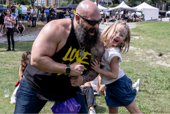 Crowd at previous market in Piedmont Park
