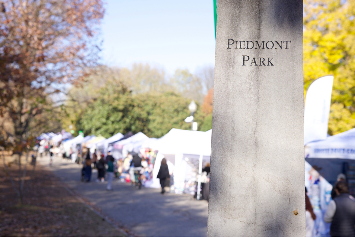 Crowd at previous market in Piedmont Park