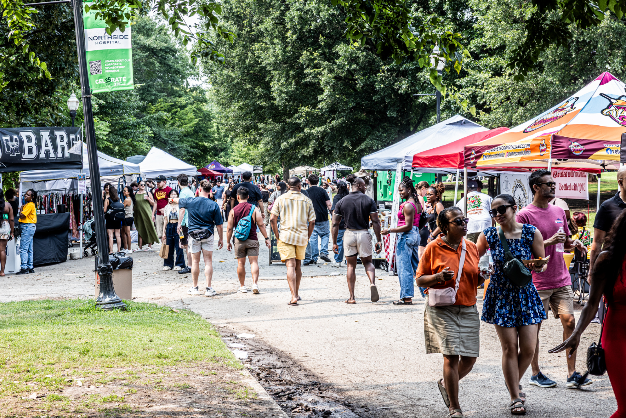 Crowd at previous market in Piedmont Park