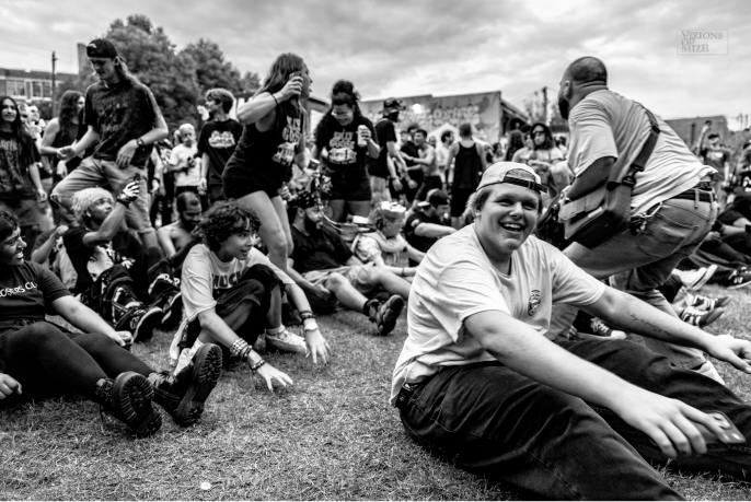 Crowd at previous market in Piedmont Park